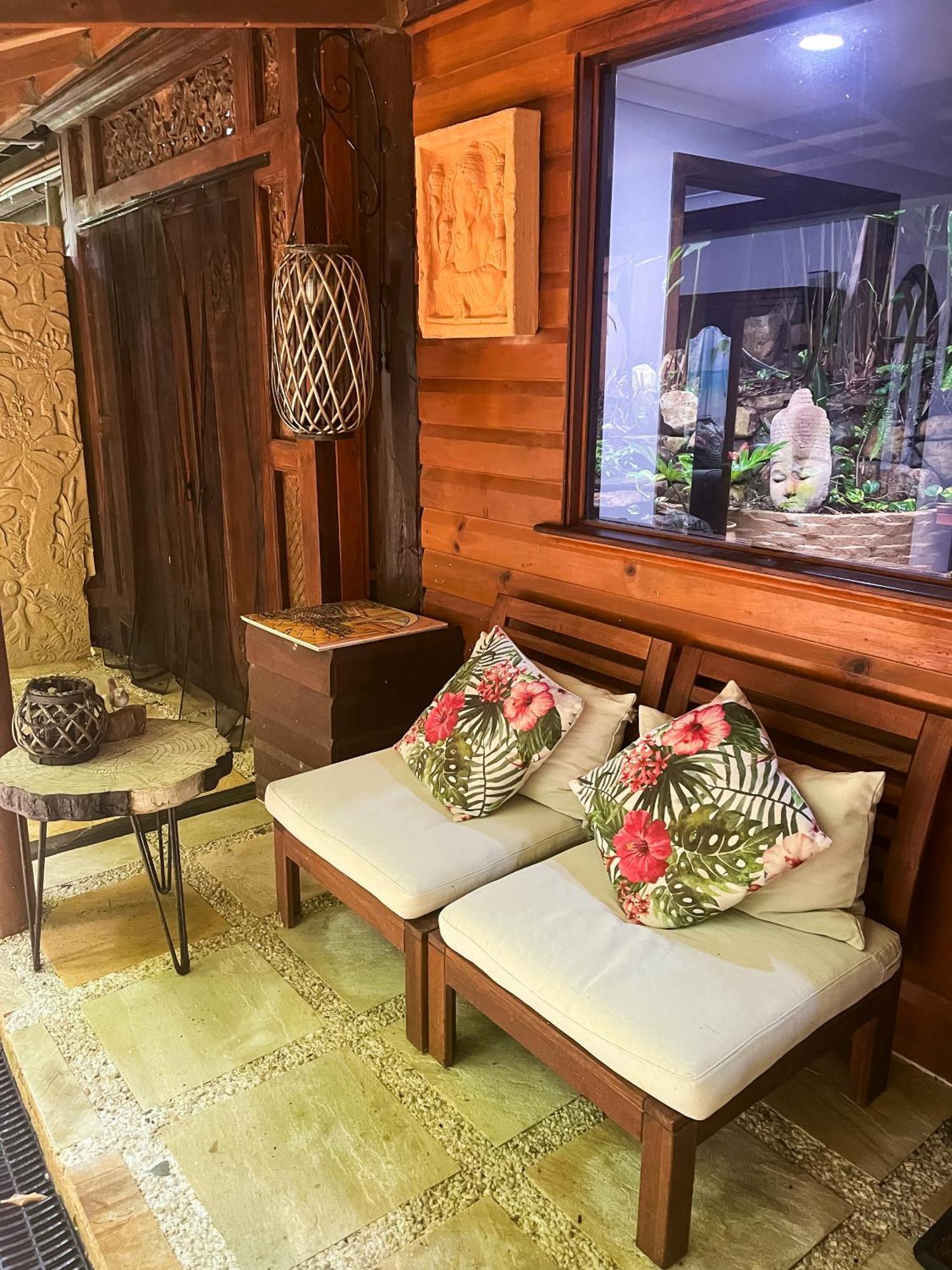 Whitsundays Bnb Retreat Airlie Beach Ngoại thất bức ảnh